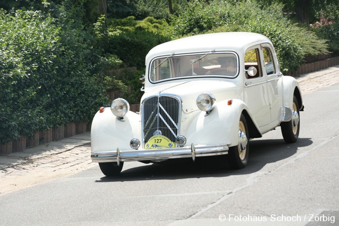 Bild: Nach dem Start in Zörbig, führte die Fahrt nach Dessau auch durch die Ortschaft Thalheim bei Wolfen.