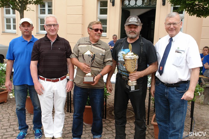 Bild: Friedrich-Lutzmann-Wanderpokal für das Schönste Motorrad und Auto
