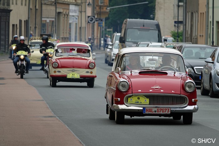 Bild: Präsentationslauf der Teilnehmer durch die gesperrte Innenstadt von Zörbig.