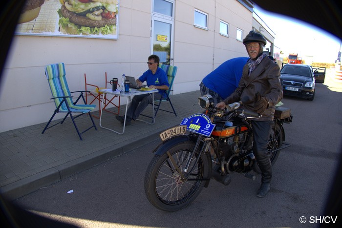 Bild: Zielpunkt der Tagesfahrt mit Kartenabgabe war der neue Total-Autohof in Oppin (b.Halle).