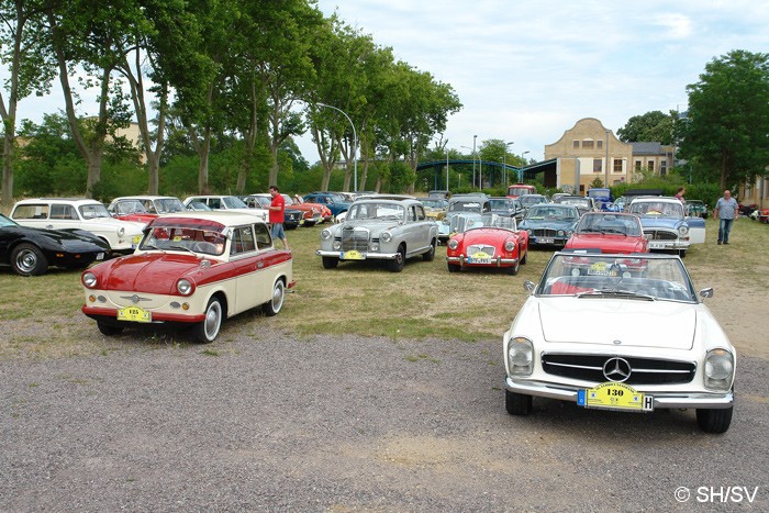 Bild: Fahrzeugausstellung auf dem Gelände des Filmmuseums in Wolfen.