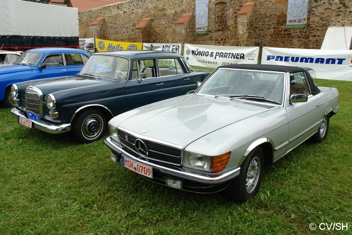 Bild: Eintreffen & Ausstellung der Oldtimer auf dem Zörbiger Schloßparkplatz am 07.07.2012.