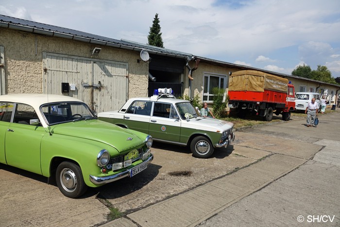 Ziel und Wendepunkt der Samstagsaufahrt war das DDR-Mudeum in Dessau: Hier gabs Kaffee und Kuchen für die Teilnehmer. Die Dessau konnten die ausgestellten Fahrzeuge bestaunen und die Teilnehmer das Museum in Augenschein nehmen. Bild: Ziel und Wendepunkt der Samstagsaufahrt war das DDR-Mudeum in Dessau: Hier gabs Kaffee und Kuchen für die Teilnehmer. Die Dessau konnten die ausgestellten Fahrzeuge bestaunen und die Teilnehmer das Museum in Augenschein nehmen.