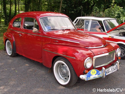 Eintreffen & Ausstellung der Oldtimer am Samstag-Vormittag auf dem Zörbiger Schloßgelände. Bis zum Start zur Ausfahrt nach Leipzig, konnten Oldtimerfans ihre Fahrzeuge zur Schau stellen. Bild: Eintreffen & Ausstellung der Oldtimer am Samstag-Vormittag auf dem Zörbiger Schloßgelände. Bis zum Start zur Ausfahrt nach Leipzig, konnten Oldtimerfans ihre Fahrzeuge zur Schau stellen.