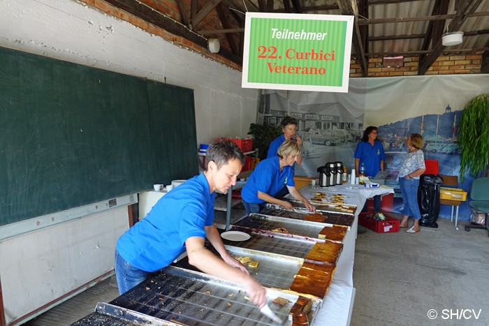 Bild: Unsere vier Damen an der Kaffee- und Kuchentafel.