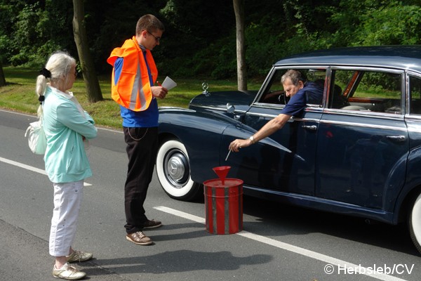 Bild: Sonderprüfungen für die Teilnehmer auf dem abgesperrten Innenstadt-Parcour.
