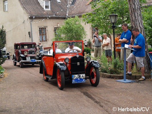 Bild: Start vom Schloßhof zur Ausfahrt nach Halle zum dortigen Salinemuseum.