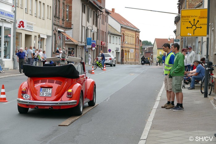 Bild: Durchfahrtskontrolle mit Spur- und Hupenbrett in Zörbig.