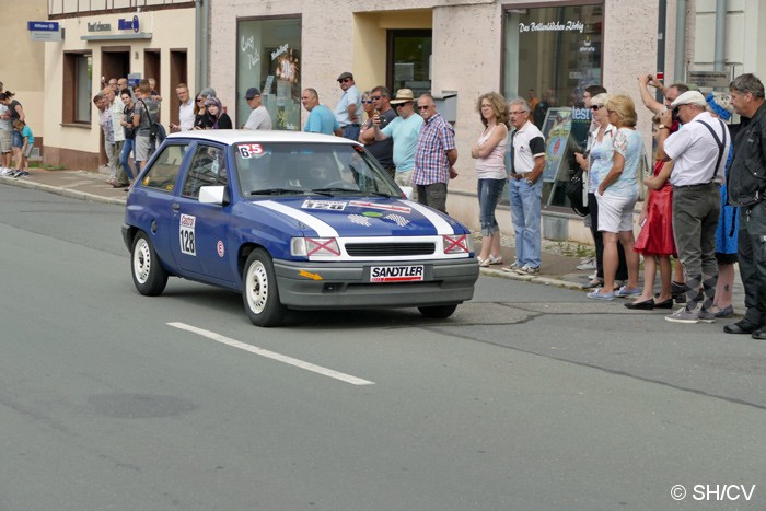 Bild: Demonstrationsläufe historischer Rennfahrzeuge durch die gesperrte Zörbiger Innenstadt.