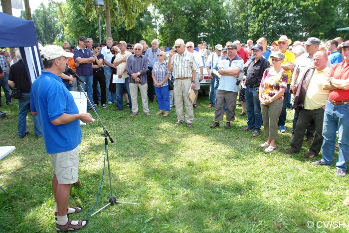 Bild: Fahrerbesprechung vor dem Start mit Fahrtleiter Ralf Zschoche.