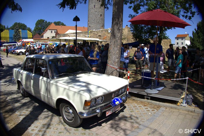 Bild: Start zur Ausfahrt mit Etappenziel Bernburger Schloß.